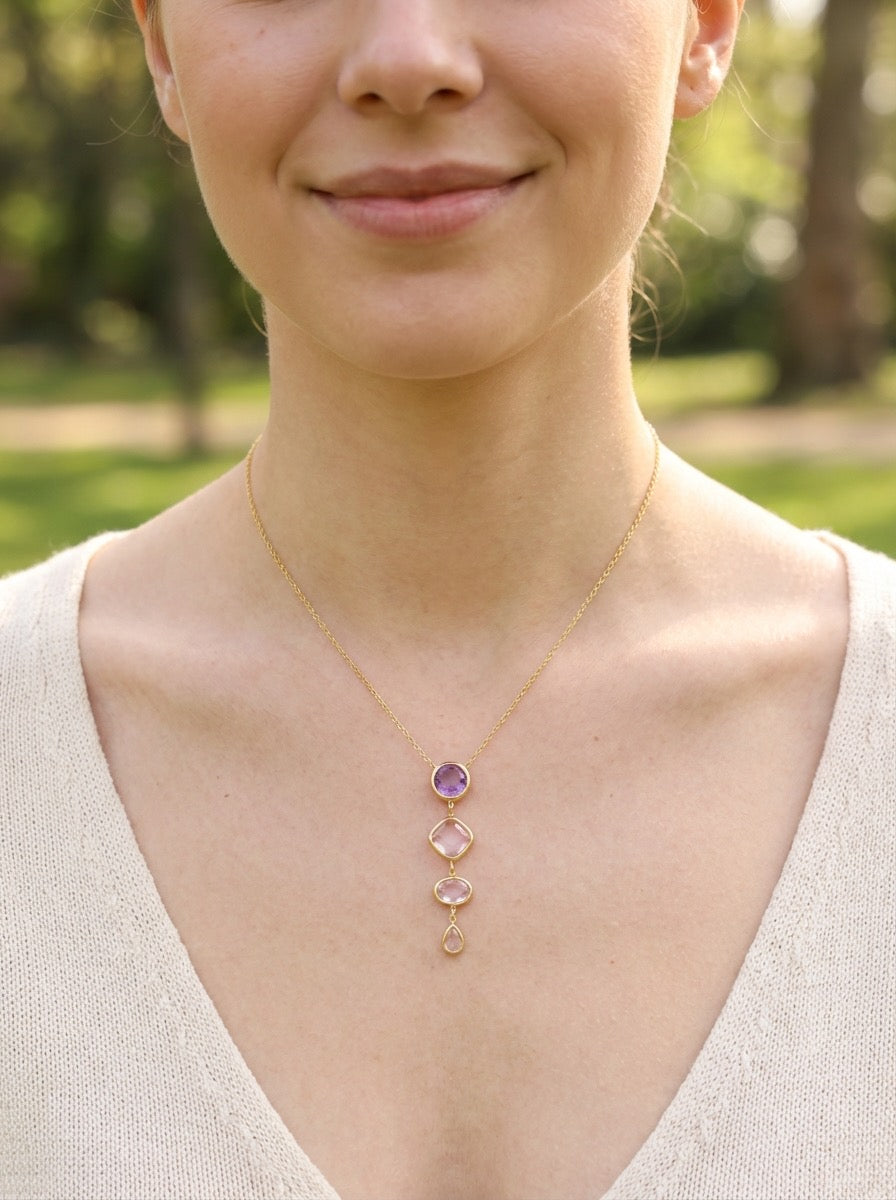 Peut-on se doucher avec des bijoux en acier inoxydable ?